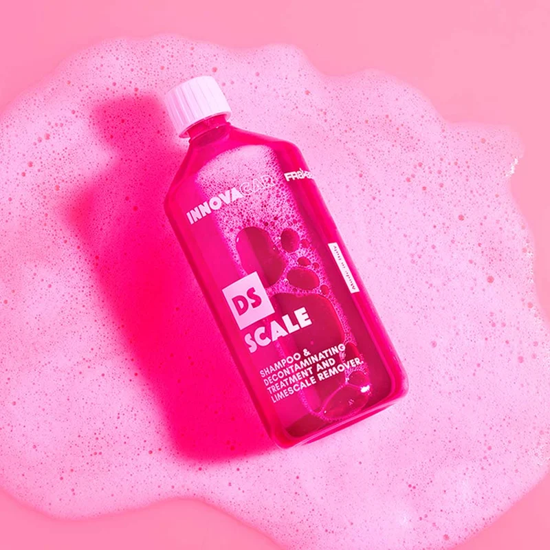 DS SCALE DI INNOVACAR SHAMPOO DUE IN UNO: TRATTAMENTO ANTICALCARE PER AUTO E DECONTAMINANTE PER PIOGGE ACIDE E CALCARE.
