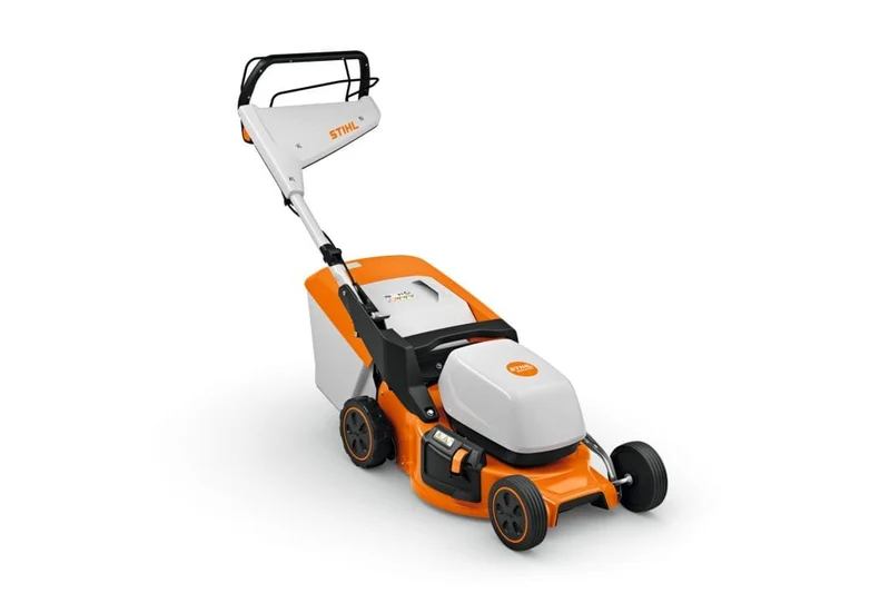 Rasaerba a batteria Stihl RMA 248 T con larghezza di taglio di 46cm