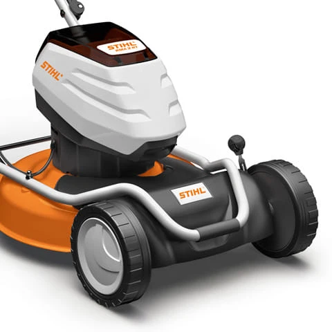 Rasaerba a batteria trazionato Stihl RMA 2 RPV mulching professionale.