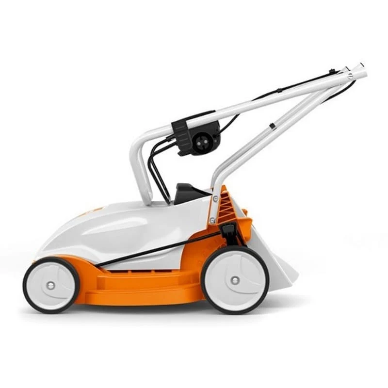 Rasaerba elettrico Stihl RME 443 C da 1500W e larghezza di taglio da 41cm.