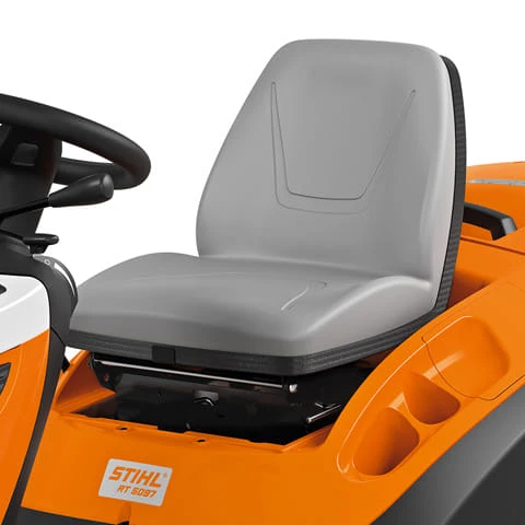 Trattorino rasaerba a scarico laterale Stihl RT 4112 SZ con motore Briggs&Stratton bicilindrico da 12,6CV.