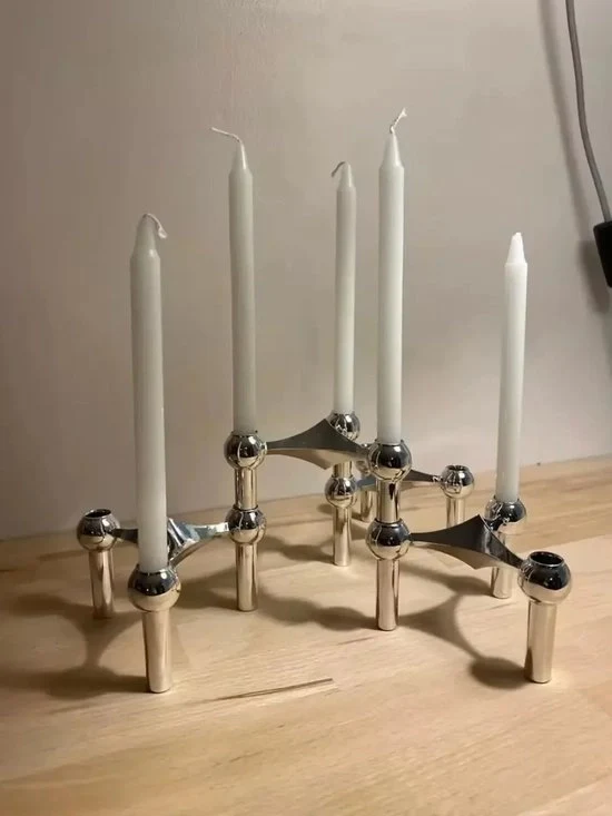 Sedia da lavoro Nordica con schienale in metallo argento