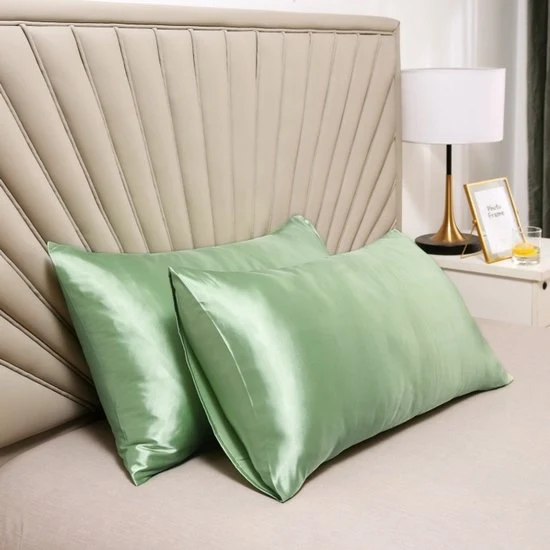 Cuscino a doppia faccia in seta - cuscino morbido e soffice - chiusura a sacco - antimacchia e ipoallergenico - protegge capelli e pelle dai rughe - 51x66cm - Verde chiaro