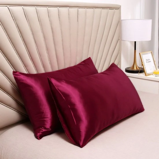 Cuscino a doppia imbottitura in seta - cuscino morbido e soffice - chiusura a sacco - anti-parassiti e ipoallergenico - protegge capelli e pelle dai rughe - 51x91cm - Rosso scuro