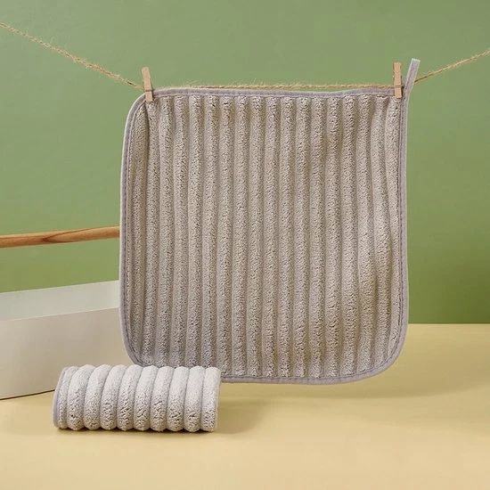Pacchetto di 5 asciugamani appesi - con chiodo da appendere - asciugamani per doccia in fleece di corallo - morbidi e spessi asciugamani da cucina - 30x30cm asciugamani quadrati - adatti per essere appesi in cucina e bagno - Grigio