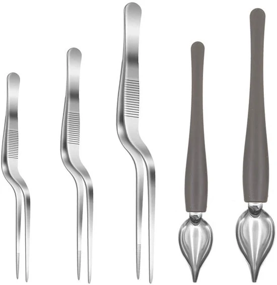 Set di cucito in acciaio inossidabile - tenaglie e cucchiai per salsa - set da 5 pezzi Modello: 12345 Materiali: Acciaio inossidabile Caratteristiche: Ergonomiche, facile da pulire, resistente all'usura