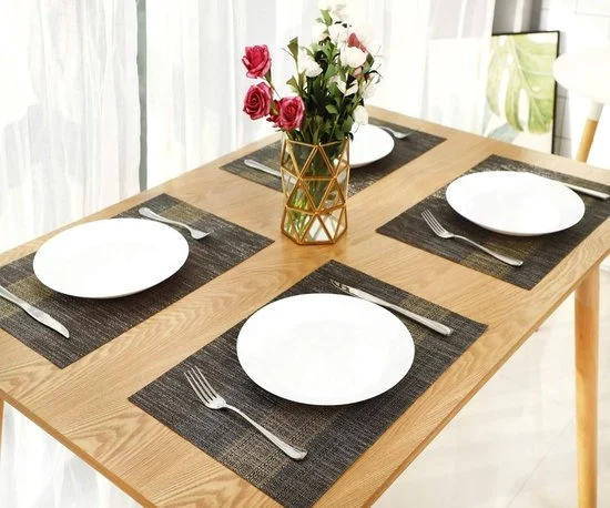 Piatti per tavola lavabili - antiscivolo e termoresistente - 2 pezzi - nero oro - PVC - 30 x 45 cm