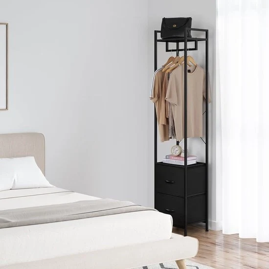 Asseggia per abiti - stile minimalista e autonomo - nero