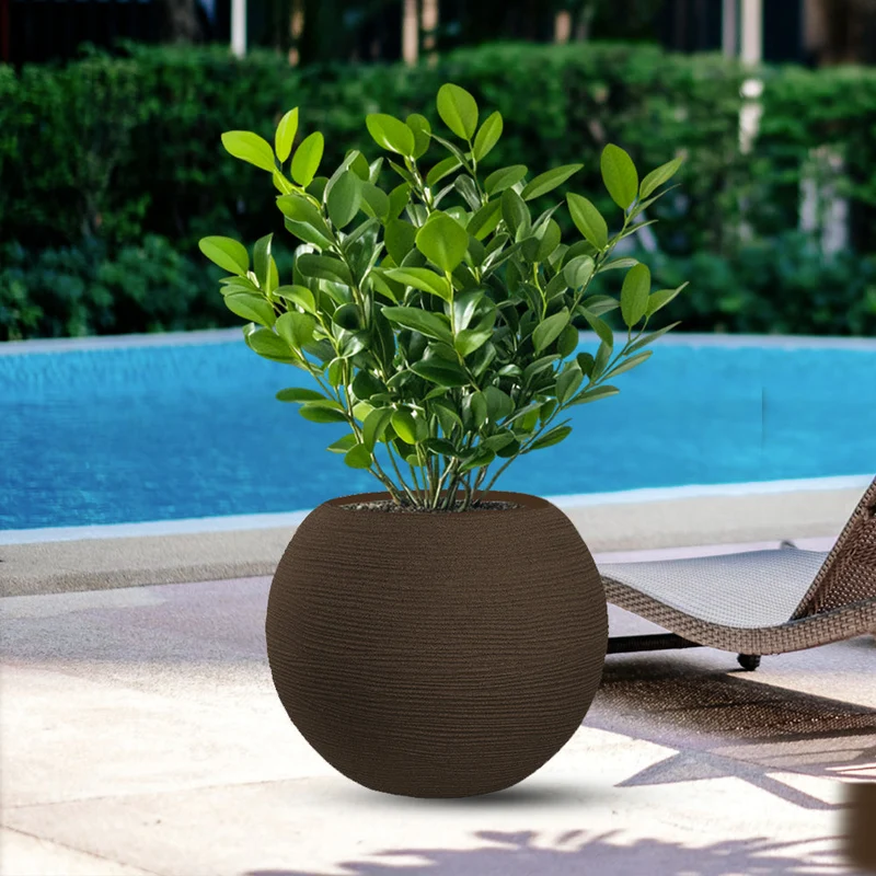 Vaso da Esterno Interno Design a Sfera Ø40x33 cm Botticelli in Resina Marrone